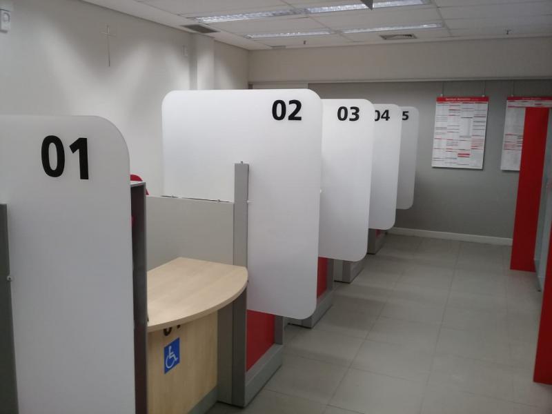 Divisórias de acrílico para escritório