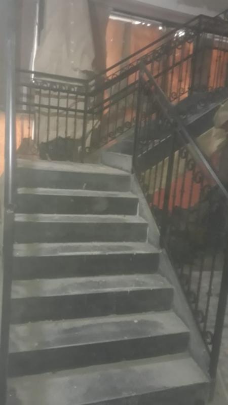 Escada em estrutura metálica